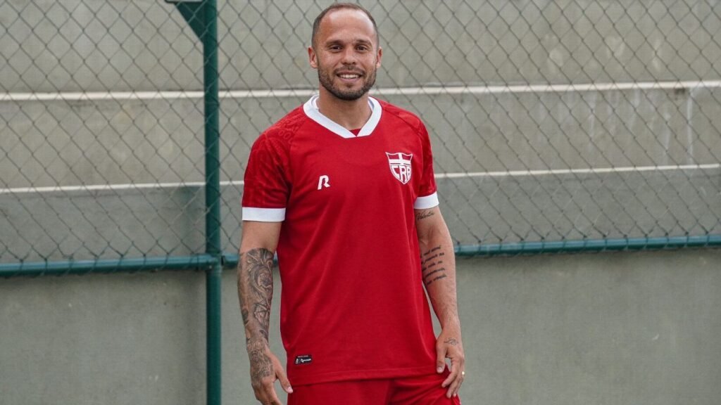 Ex-Flamengo quer acabar com espera de 40 anos do CRB