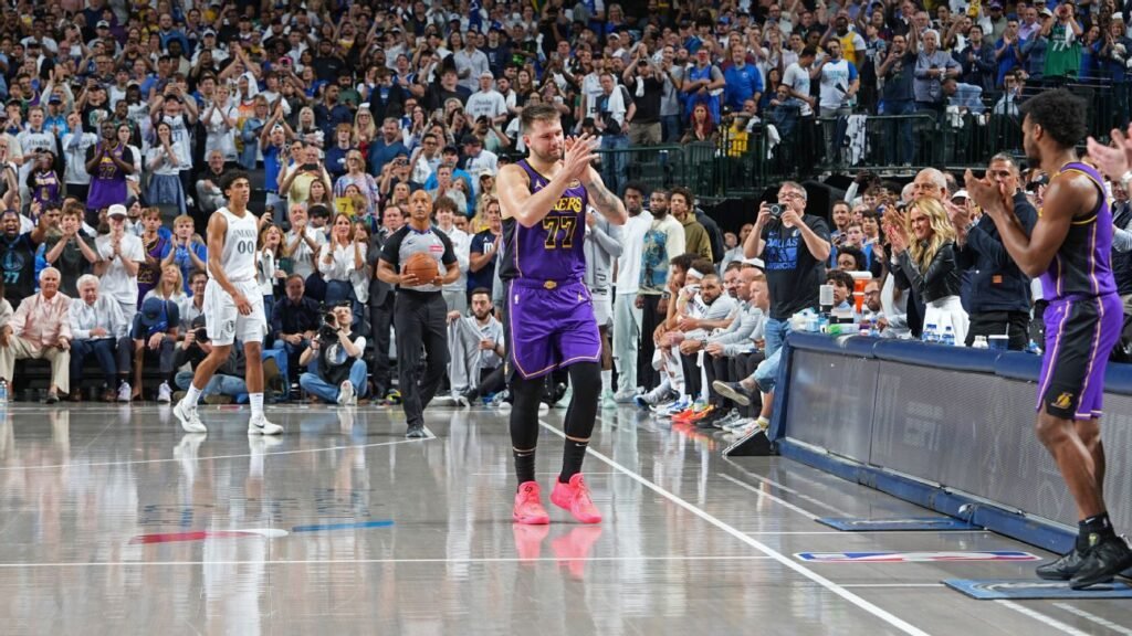 GM dos Mavericks diz que 'não sabia que Doncic era tão importante para a torcida'