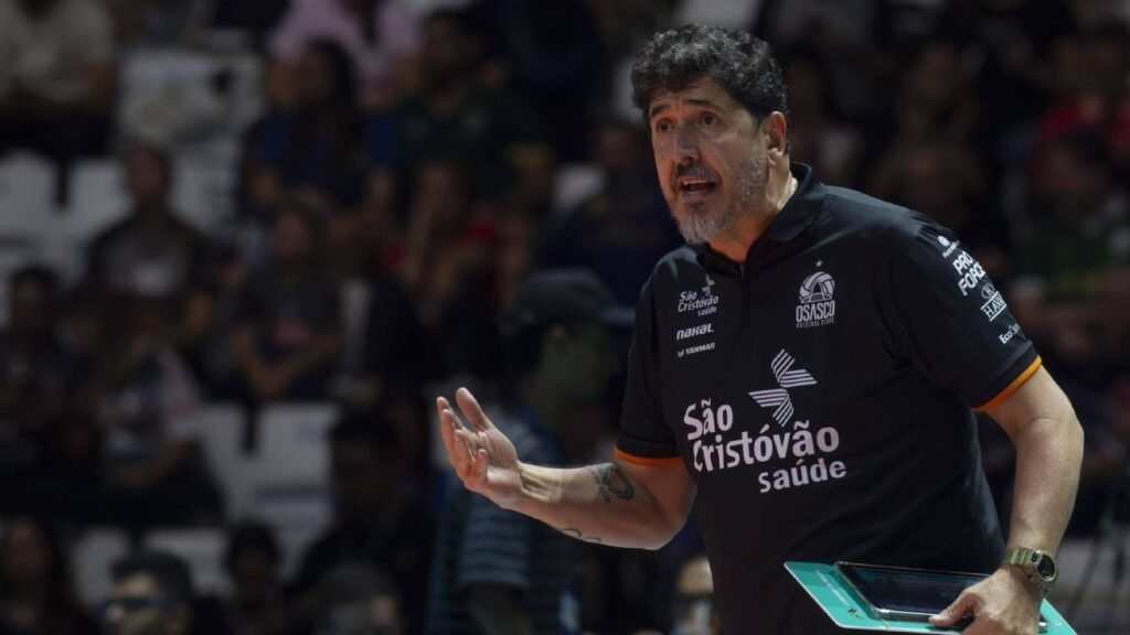 Campeão da Superliga diz como longevidade de Bernardinho e Zé Roberto 'escondeu' geração de bons treinadores no Brasil