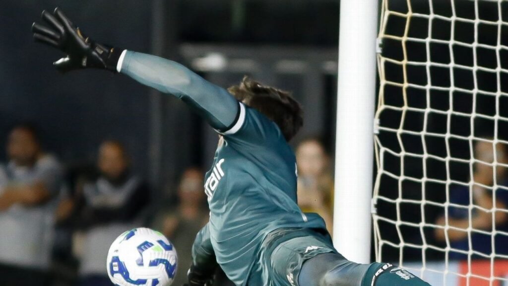 Copa do Brasil: Léo Jardim salva nos pênaltis, e Vasco vai às oitavas