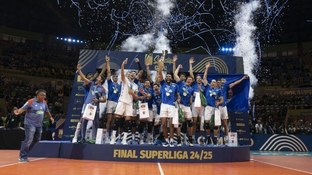 Cruzeiro bate Campinas e vence Superliga masculina de vôlei pela nona vez