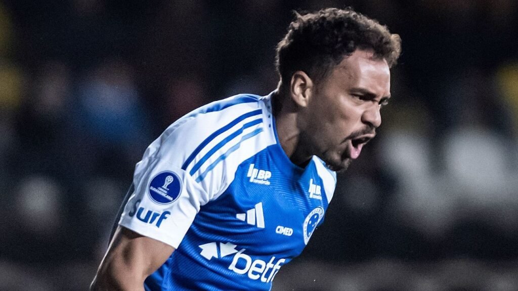 Cruzeiro vence o Vila Nova mais uma vez e avança na Copa do Brasil