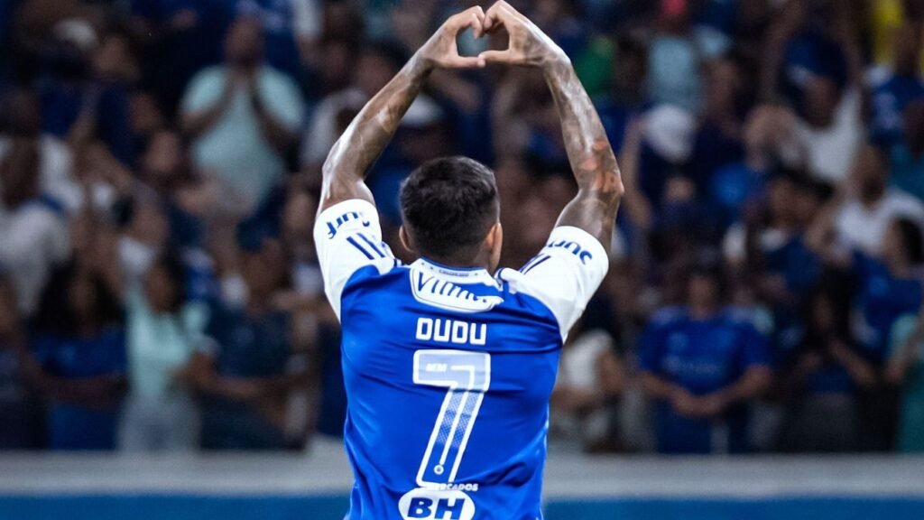 Dudu rescinde contrato e deixa Cruzeiro após apenas 5 meses