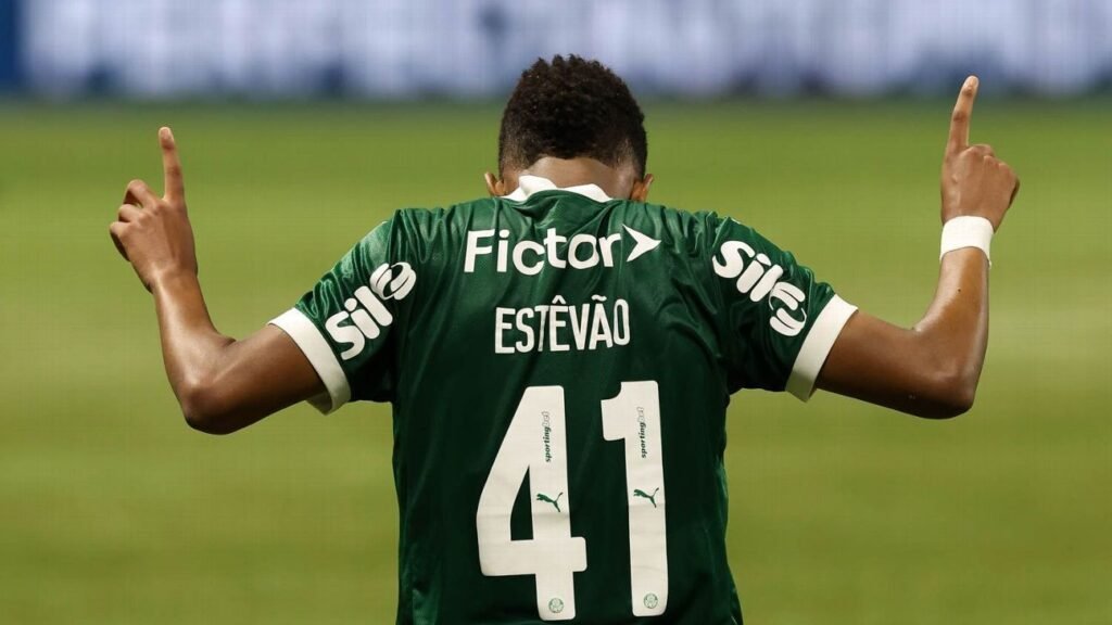 Estêvão se despede do Allianz pelo Palmeiras; veja planos do adeus