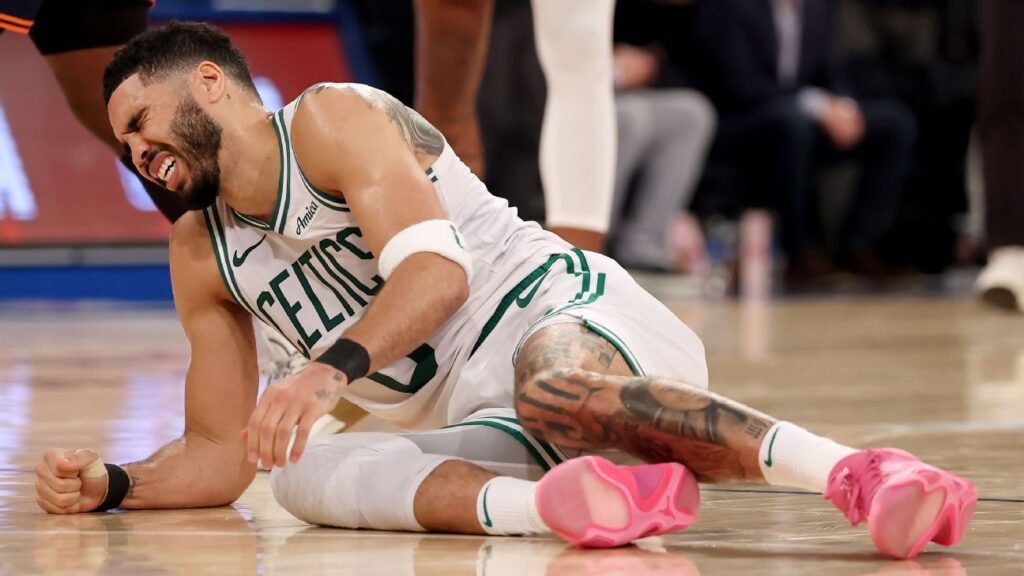 Estrela do Boston Celtics, Jayson Tatum rompe o tendão de Aquiles