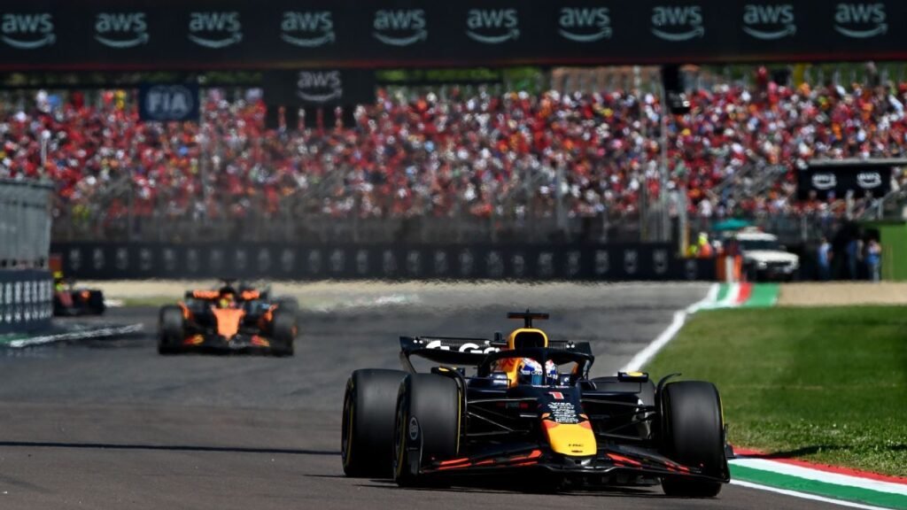 F1: Verstappen supera Piastri e vence GP da Emilia-Romagna