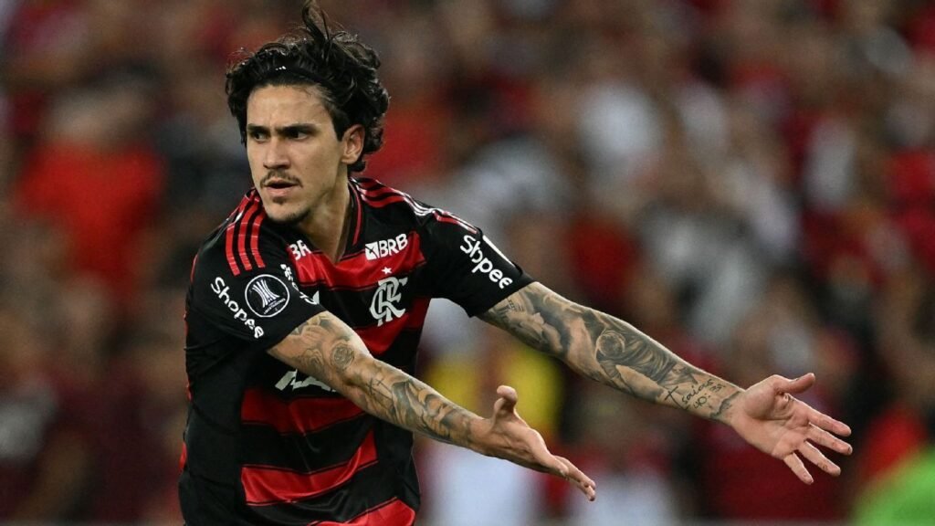 Filipe Luís explica Pedro na reserva do Flamengo: 'Sou quem mais quer colocá-lo'