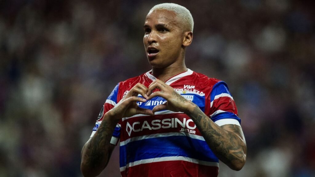 Fortaleza goleia Colo-Colo e entra na zona de classificação da Libertadores