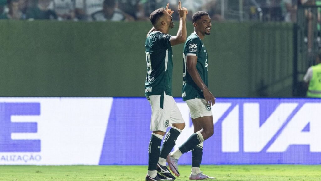 Goiás vence Ferroviária e garante liderança isolada da Série B do Brasileiro