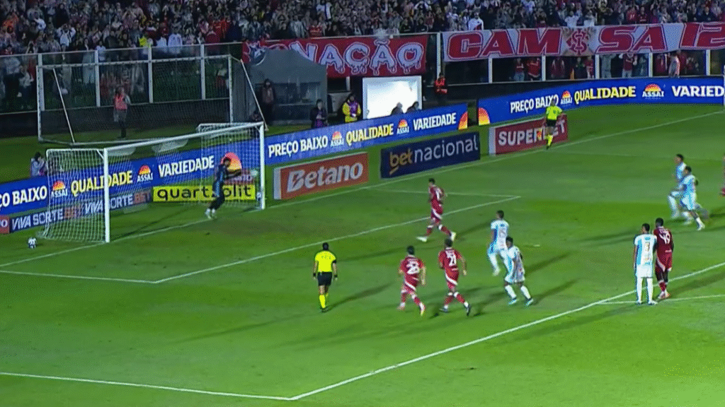 Goleiro do Maracanã revela 'profecia' do pai sobre pênalti defendido de Alan Patrick