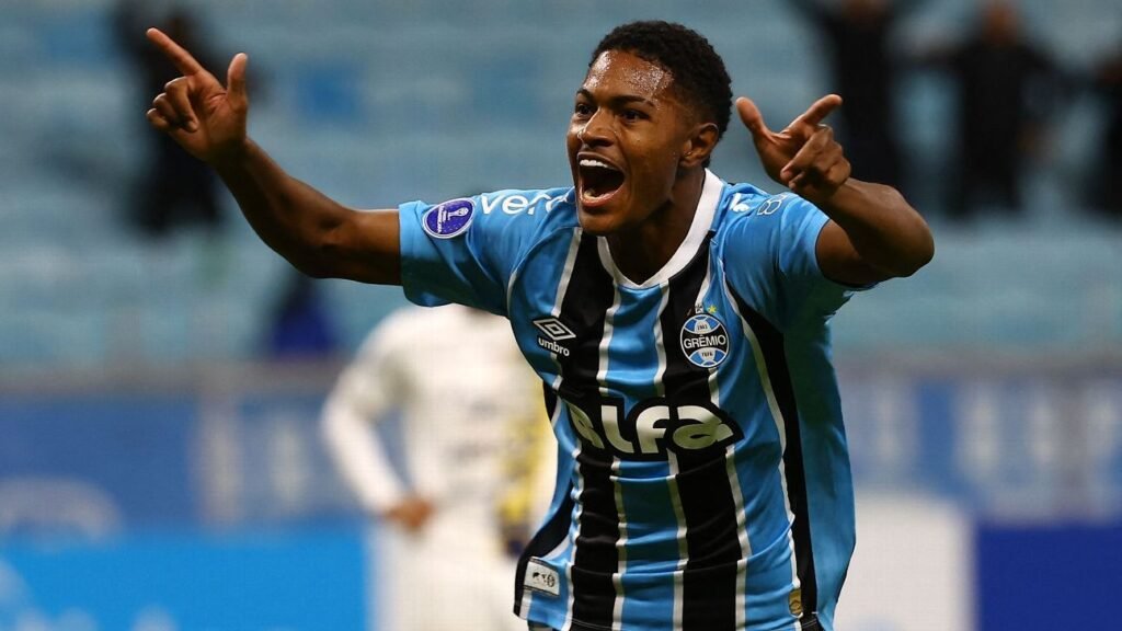 Grêmio vence, mas combinação não ajuda e joga gaúchos para playoffs