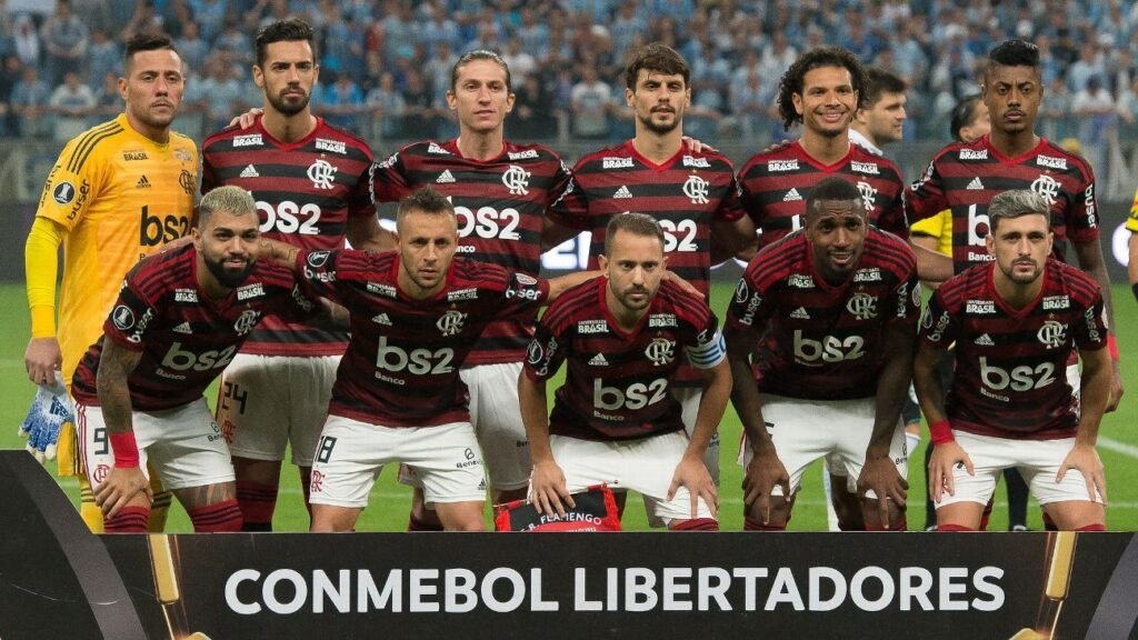 Multicampeão com o Flamengo deixa clube na Europa e fica livre no mercado