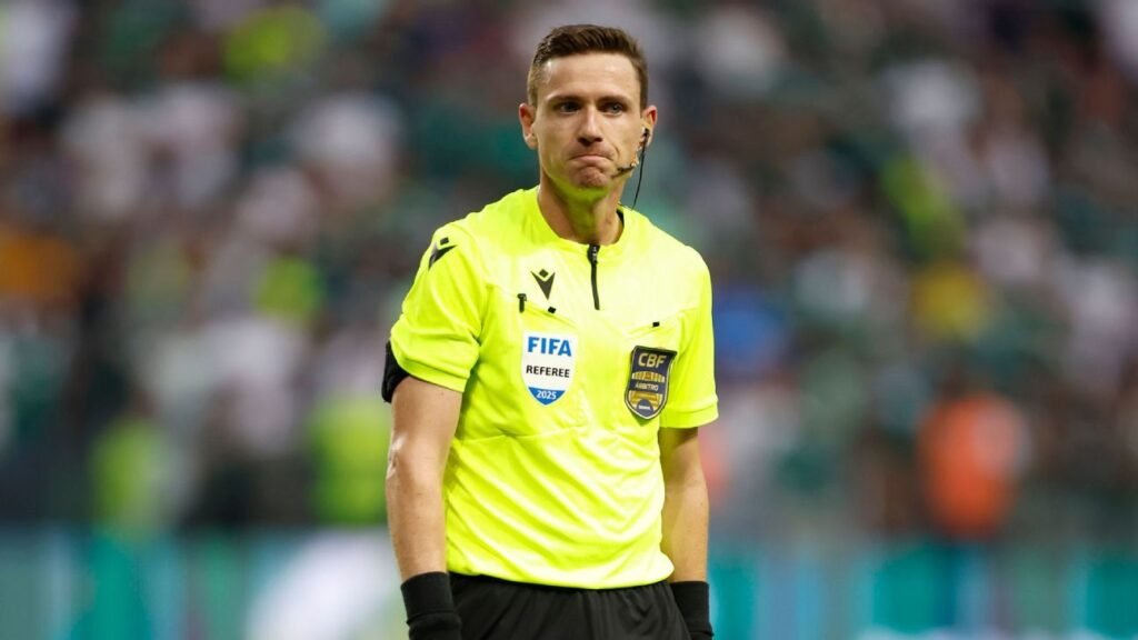 Palmeiras x Flamengo: o diálogo do VAR no lance do pênalti em Arrascaeta