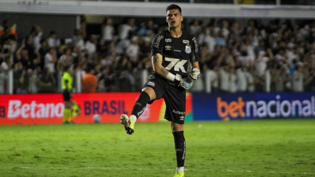 Sob olhares de Neymar, Santos empata com o CRB na estreia de Cléber Xavier