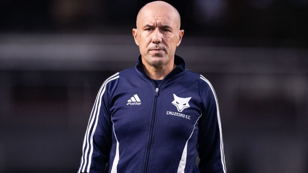 Técnico do Cruzeiro desabafa após eliminação na Sul-Americana