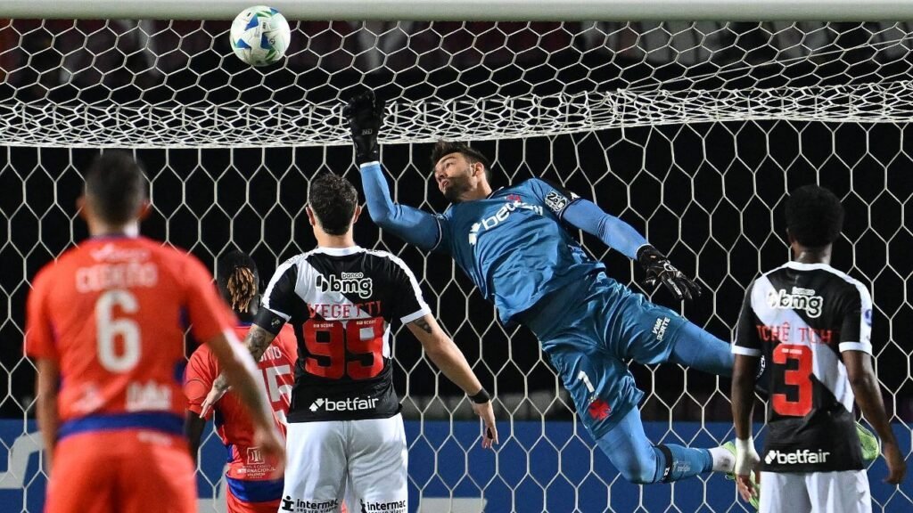 Vasco leva goleada do Puerto Cabello e vê grupo da Sul-Americana embolado