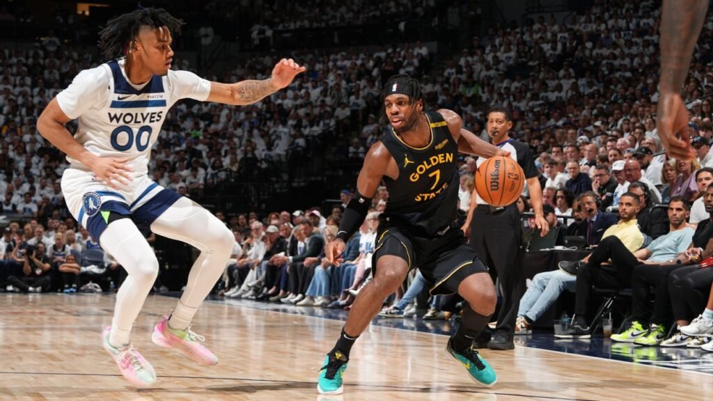 Warriors anulam Edwards em vitória sobre os Timberwolves, mas perdem Curry por lesão