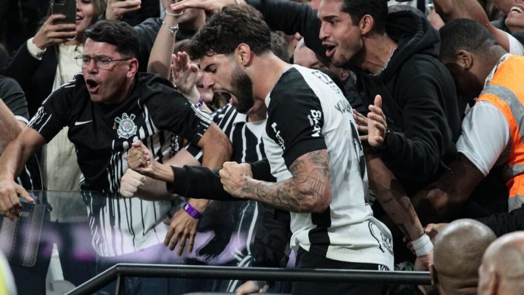 Yuri Alberto brilha e Corinthians vence o Inter em jogo cheio de polêmicas