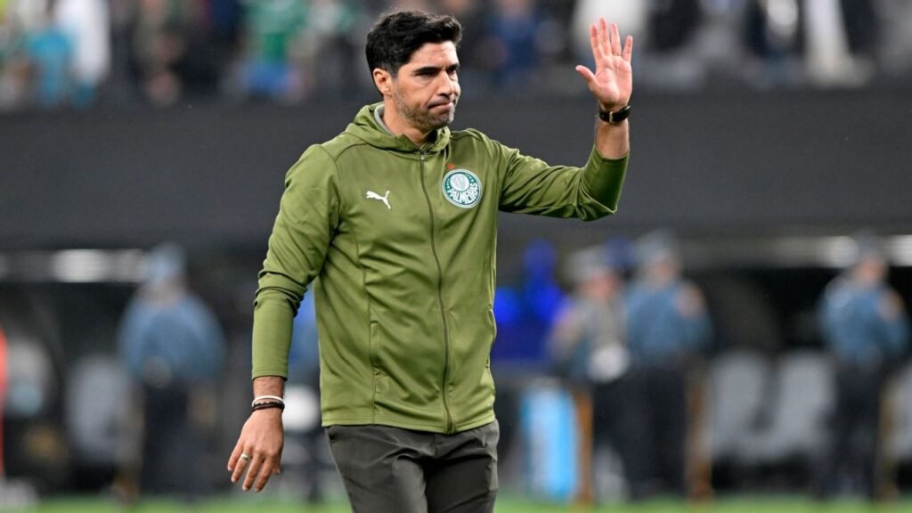 Abel Ferreira se derrete por torcida do Palmeiras no Mundial