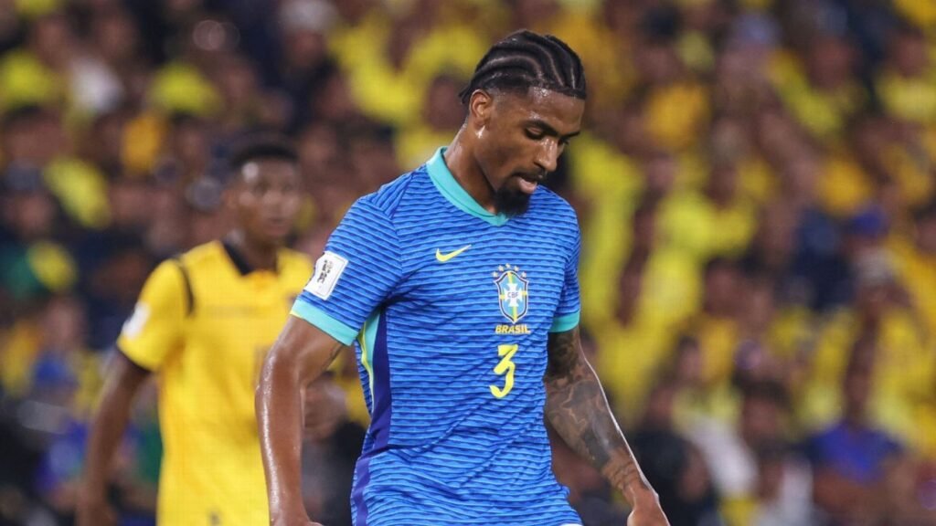 Alexsandro é sincero sobre propostas após brilhar com seleção