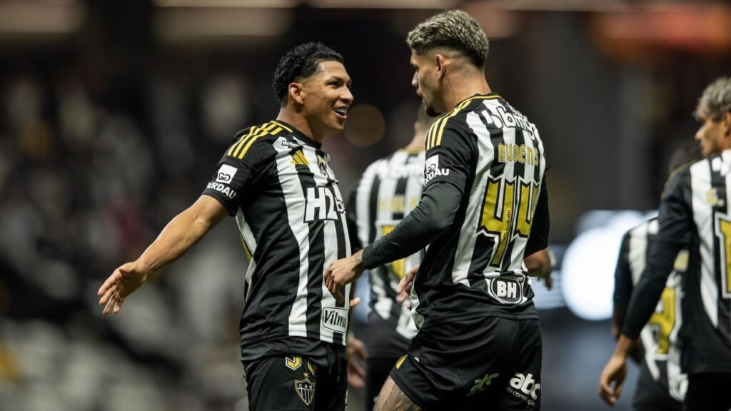 Atlético-MG vence e afunda Internacional na zona de rebaixamento