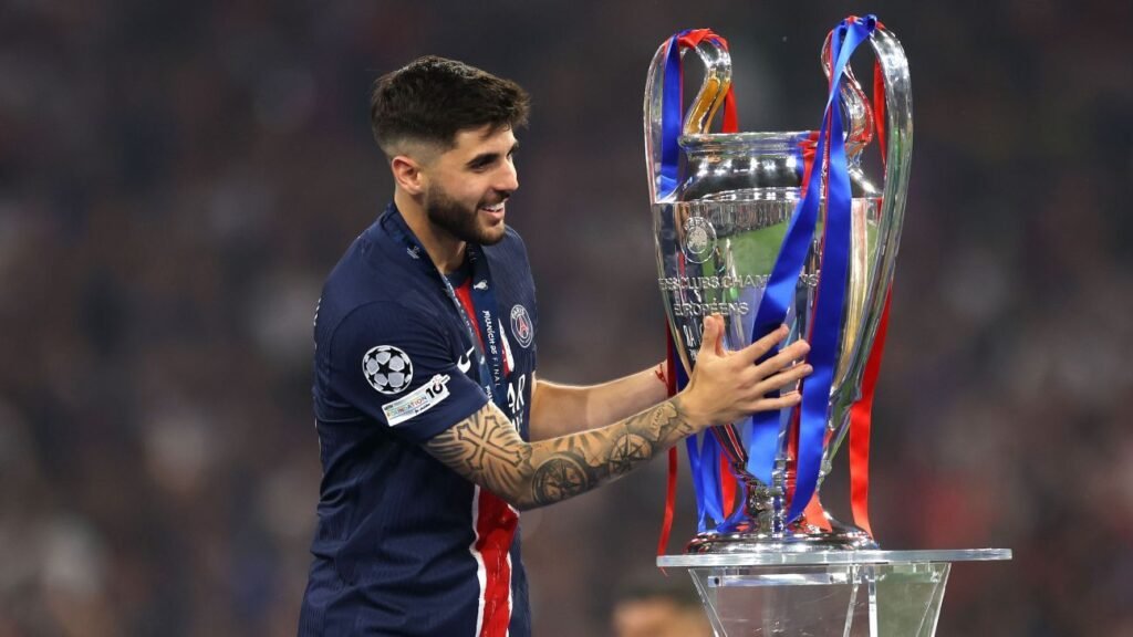 Beraldo comemora título inédito da Champions com o PSG: 'A ficha não vai cair'