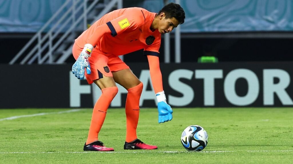 Botafogo anuncia goleiro equatoriano Cristhian Loor