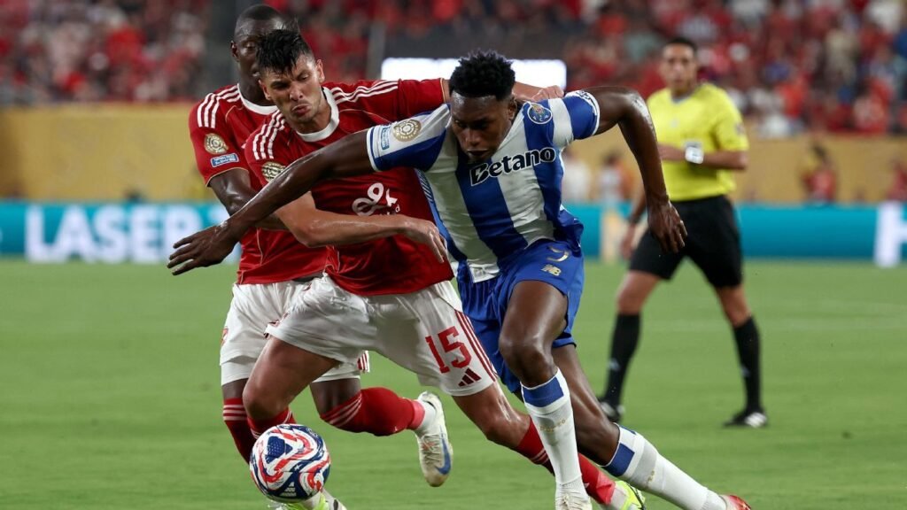 Em jogo 'insano', Porto e Al Ahly empatam e são eliminados do Mundial de Clubes