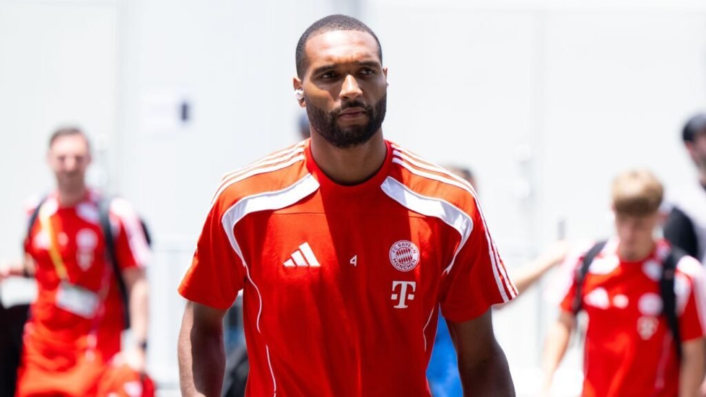 Fã de Ronaldinho, zagueiro do Bayern trata Flamengo como 'grande oponente'