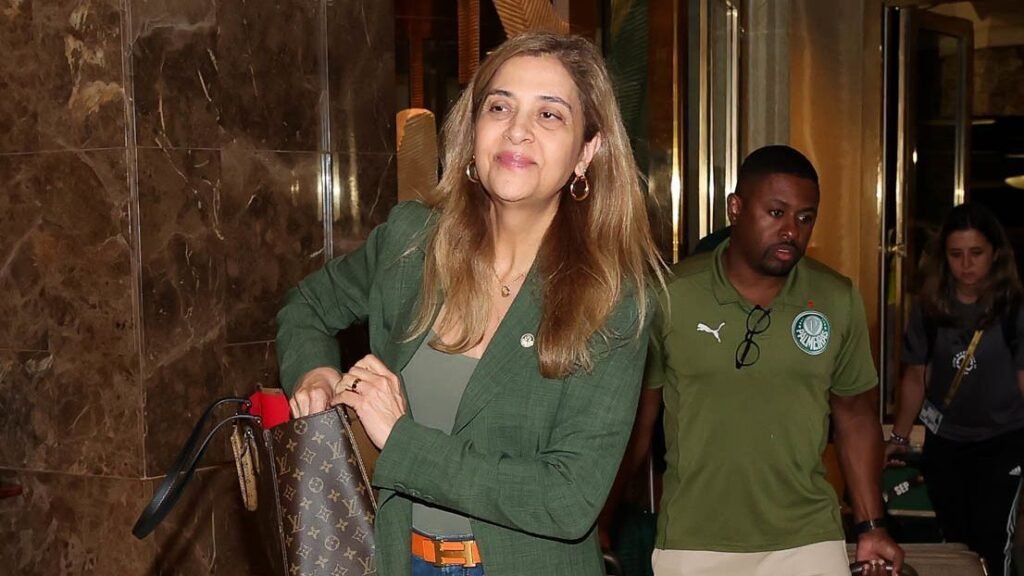 Leila minimiza assédio por jogadores do Palmeiras e garante foco em manter Abel