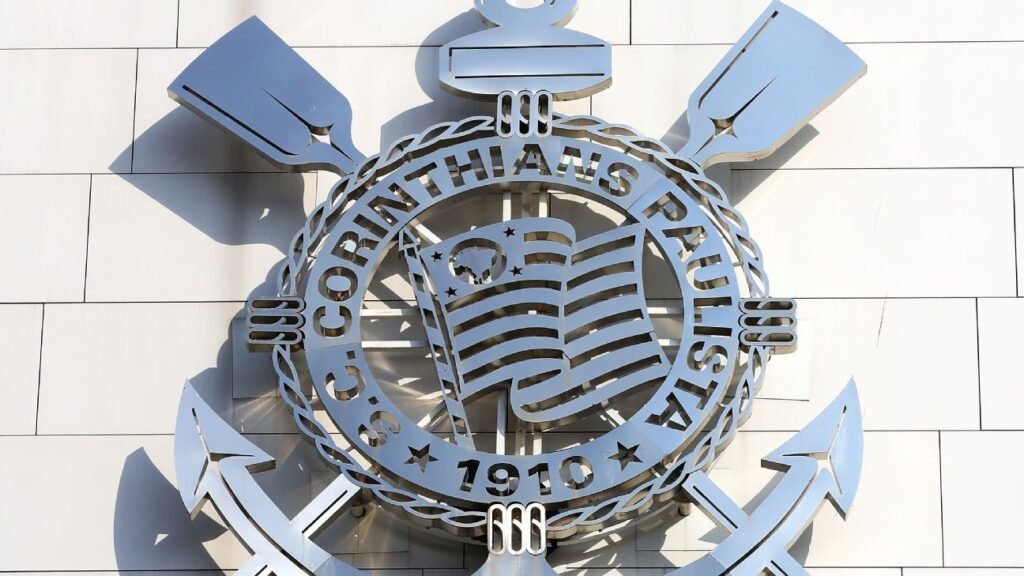 Maior que Palmeiras, mais perto do Flamengo: o Corinthians que respira