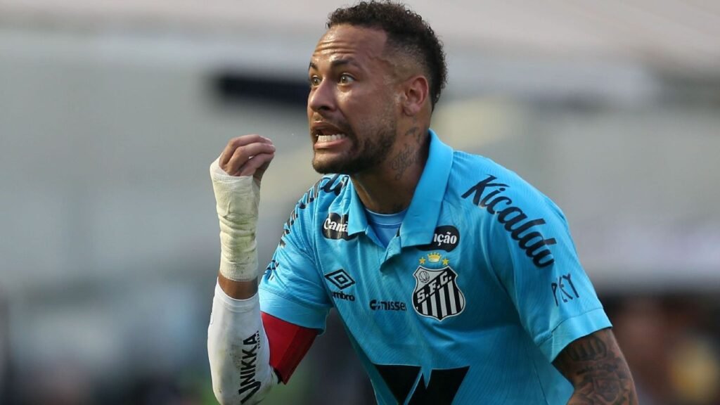Neymar é expulso e fica fora de possível último jogo pelo Santos