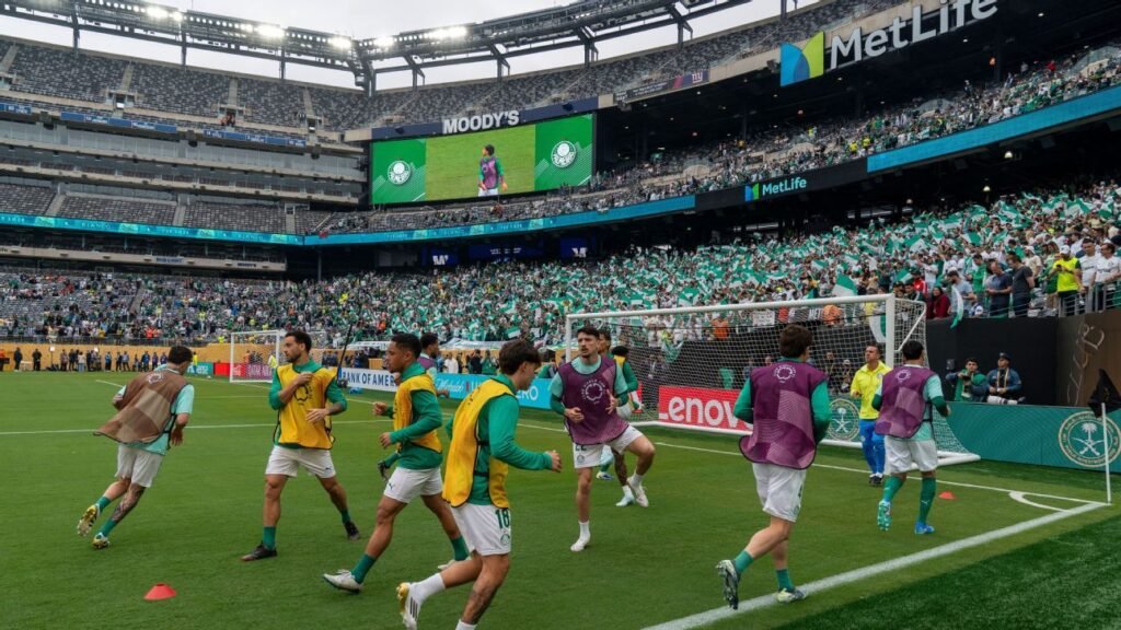 OPINIÃO: A torcida do Palmeiras e a megalomania da Fifa