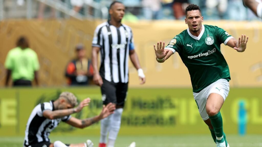 Palmeiras 'exorciza fantasma' do Botafogo, vence e vai às quartas do Mundial