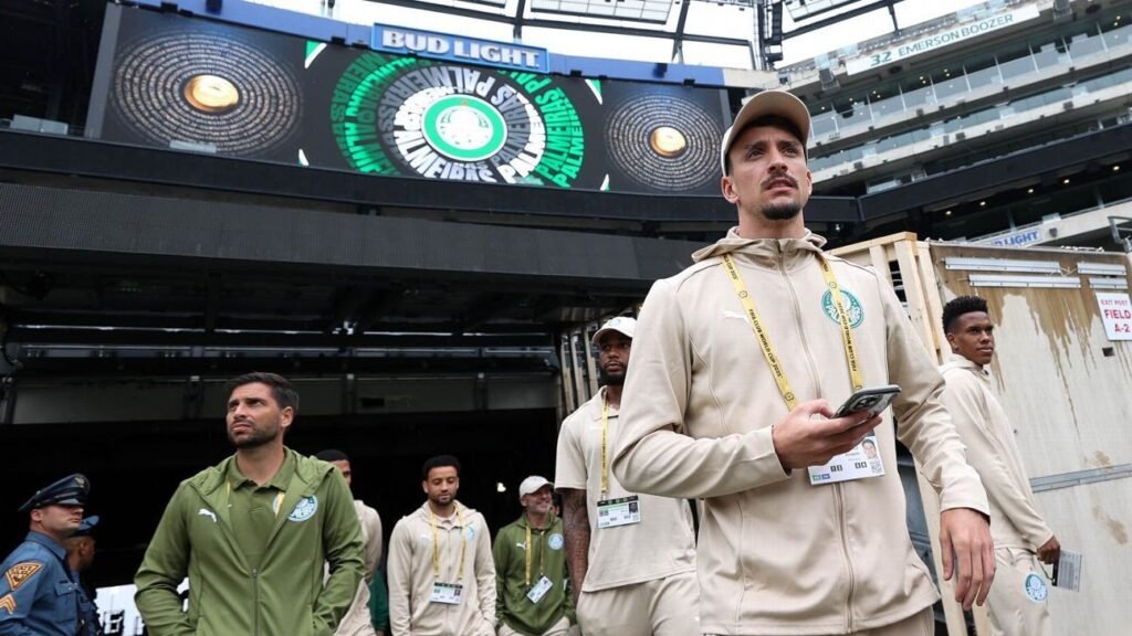 Porto trata Palmeiras como campeão mundial em apresentação