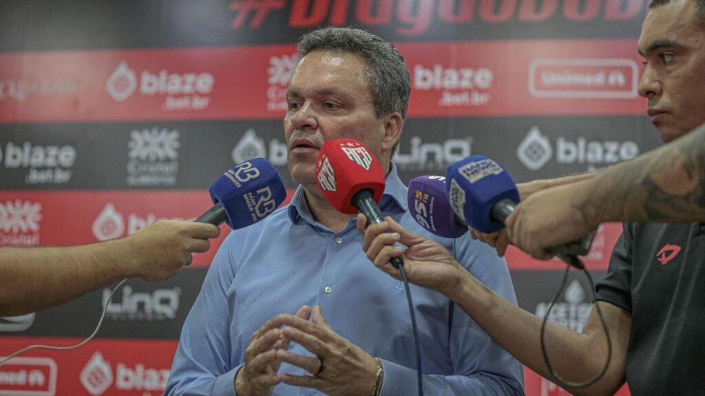Atlético-GO demite Fábio Matias e presidente critica elenco