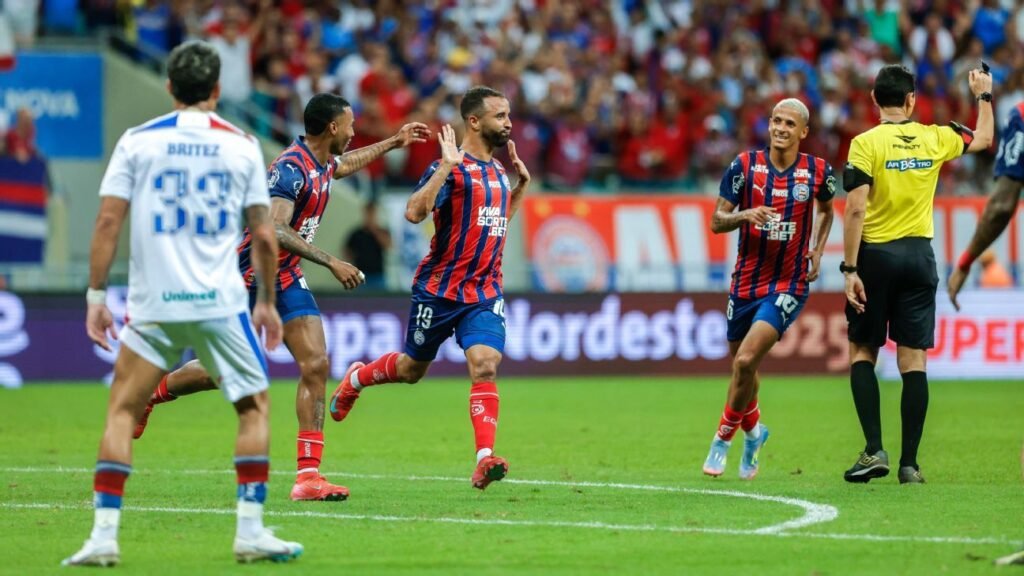 Bahia conta com 'frangaço' de goleiro do Fortaleza e vai à semi da Copa do Nordeste