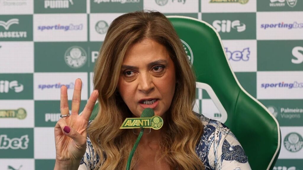 Conselheiros do Palmeiras tentam viabilizar 3º mandato de Leila