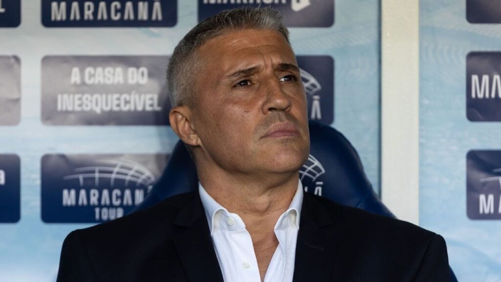 Crespo brinca após reestreia no São Paulo e fala em reza por volta de Lucas