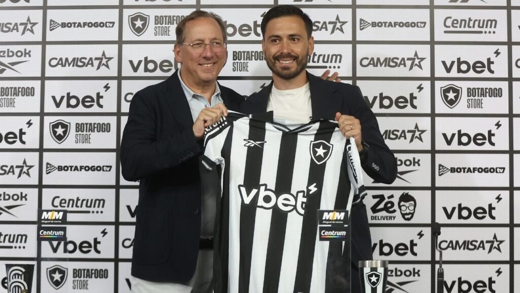 Davide Ancelotti fala do 'peso' de ser filho de Carlo e reação ao Botafogo