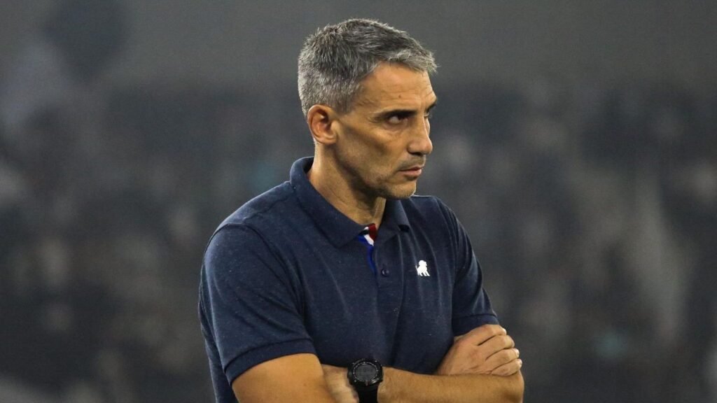 Fortaleza demite Vojvoda por má campanha no Brasileirão