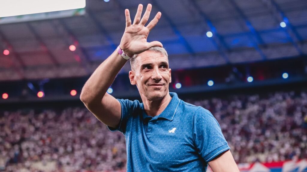 Fortaleza publica carta emocionante a Vojvoda após demissão