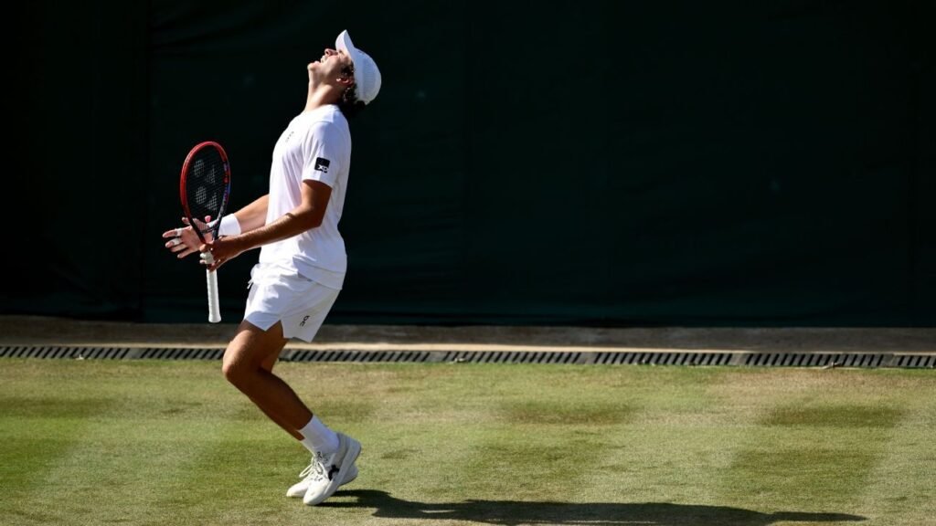 João Fonseca é anulado por Jarry e encerra campanha histórica em Wimbledon
