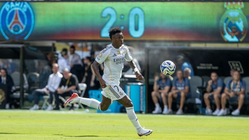 Jornais detonam Vini Jr: 'Coleção de más decisões' e 'irreconhecível'