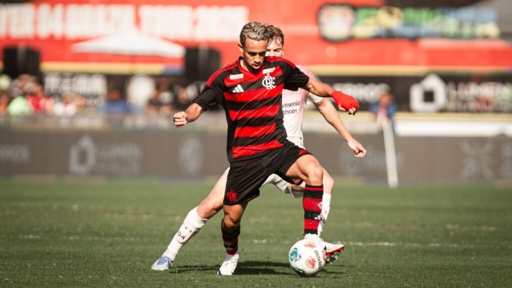Matheus Gonçalves desabafa após ser 'esquecido' pelo Flamengo