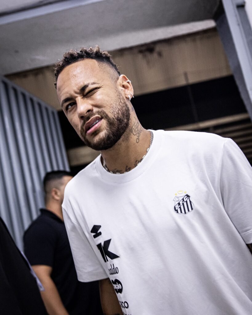 Neymar comenta foto publicada pelo Flamengo e agita torcedores