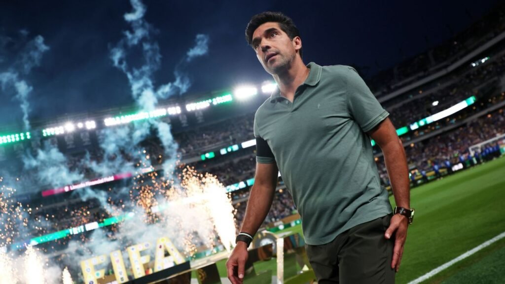 Palmeiras e Fla vão ganhar tudo? Abel ironiza previsões da imprensa