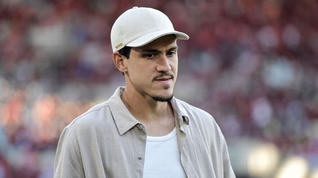 Pedro se reúne com elenco do Flamengo e dá sua versão após ser detonado por Filipe Luís