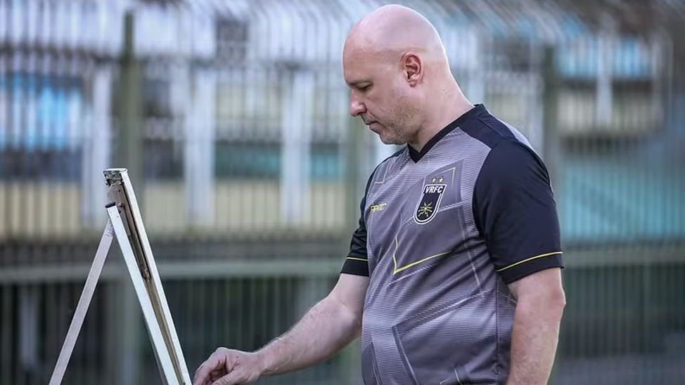 Quem é o técnico que está em topo de ranking com Abel e Ceni no Brasil