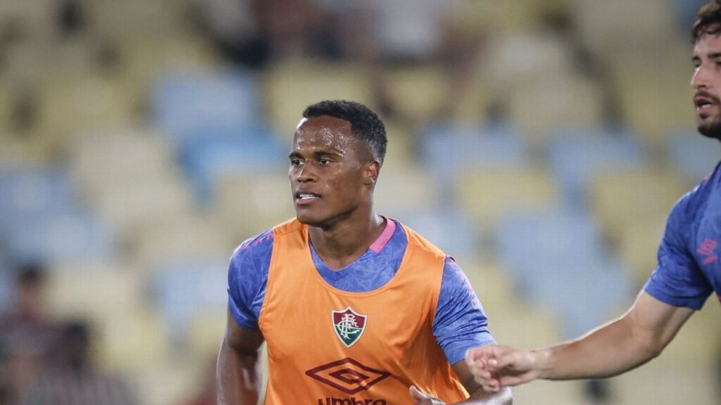 Renato Gaúcho diz que presidente do Fluminense ofereceu aumento para manter Arias